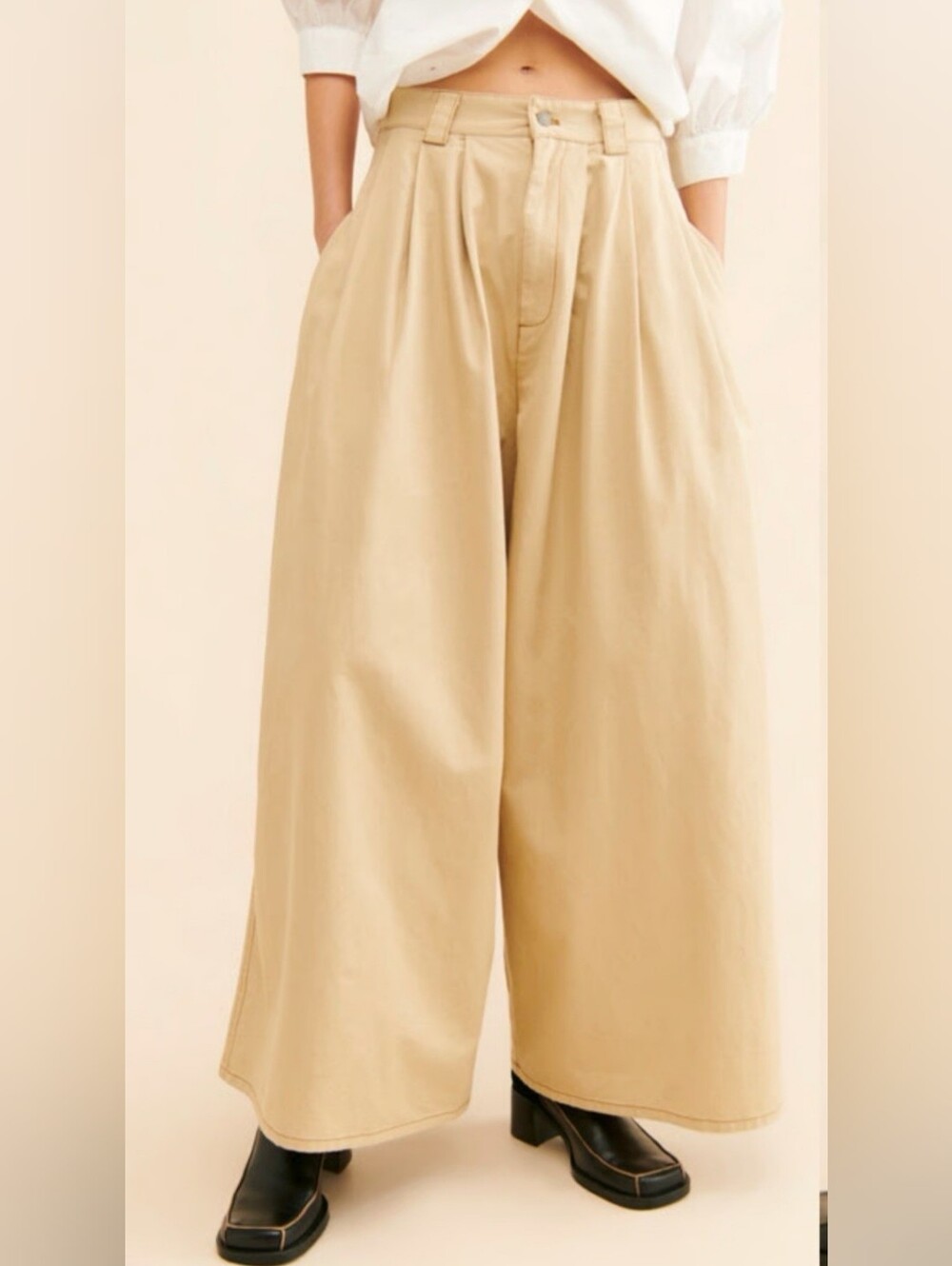 Farm Rio Highrise Pleated Super Wideleg Khaki Pants. Retail Price $198